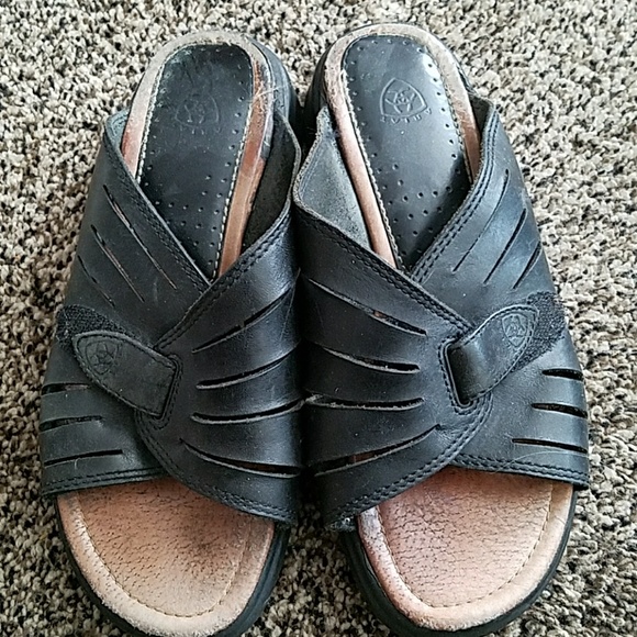 Ariat size 7 - Picture 1 of 4